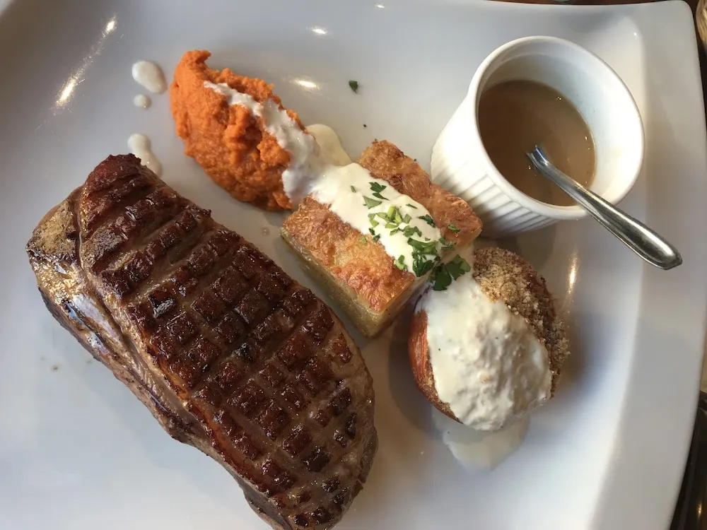 Magret de Canard Du Sud-Ouest Grillé Sauce Au Foie Gras